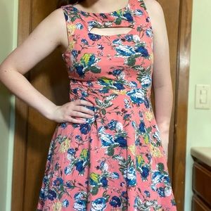 [Xhiliration] Floral Key Hole Dress